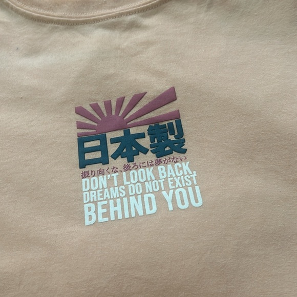 Super cute GSTR top! - Picture 2 of 4